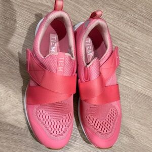 TEM Women's Vibrant Pink Athletic Sneakers